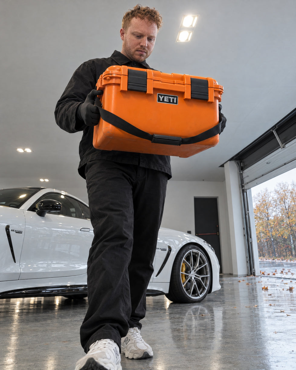Detailing1 Hero: Opbergboxen — autoverzorging goed bewaren, vorstgevoelige flessen in de box naar binnen (mobiel)