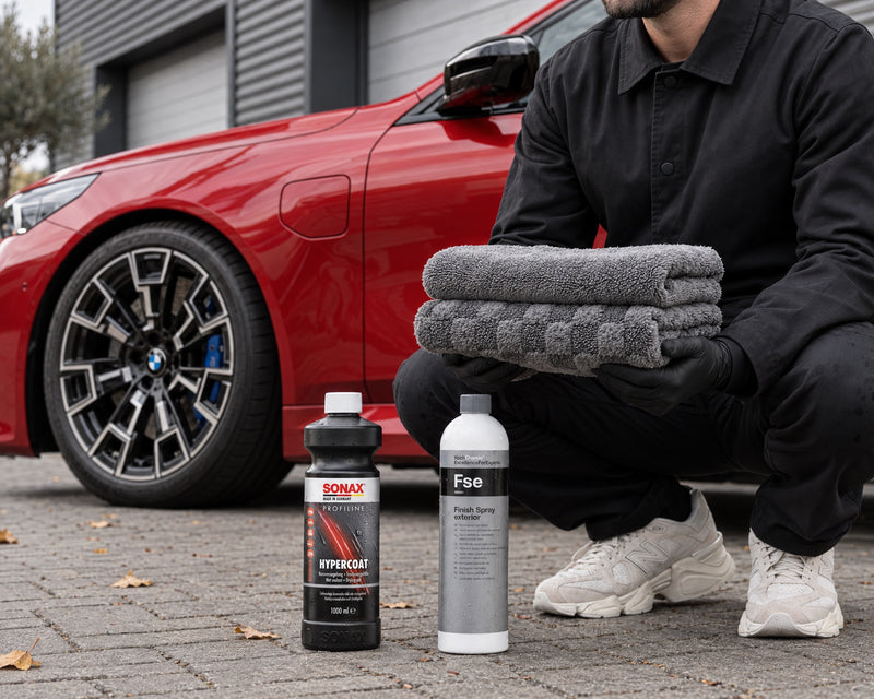 Detailing1 droogset — Aqua droogdoek, Koch-Chemie Pro Drying Towel, SONAX HyperCoat en Fse bij de rode BMW M5