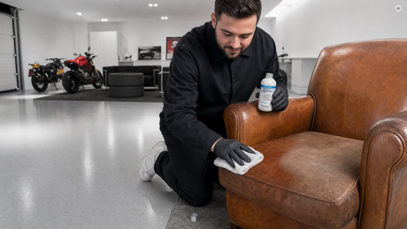 Aniline & nubuck cleaners by COLOURLOCK