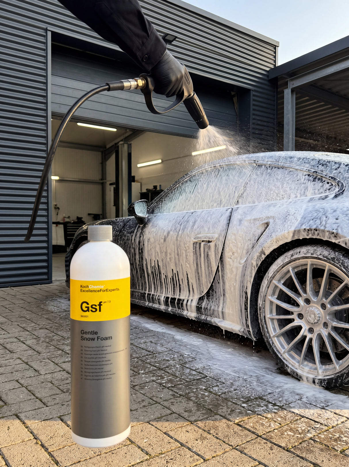 Koch-Chemie Gentle Snow Foam Gsf – Schaumlanze sprüht dichten Reinigungsschaum auf den 911 Turbo S