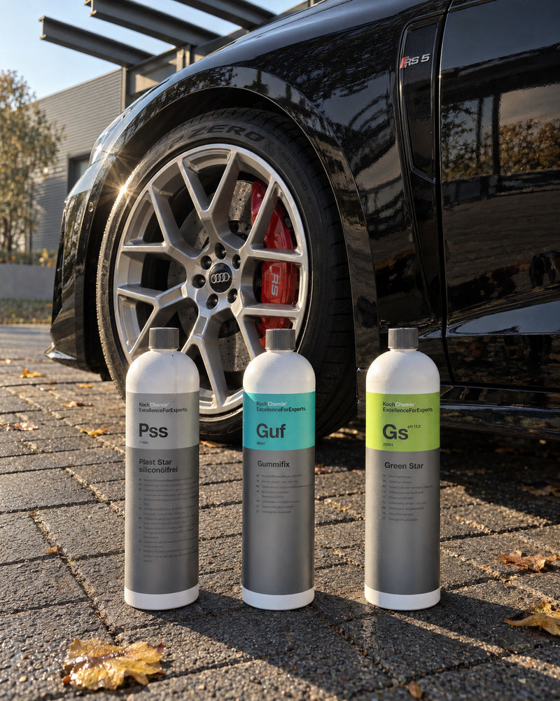 Koch-Chemie Plast Star, Gummifix und Green Star auf dem Pflaster vor dem Vorderrad eines Audi RS 5